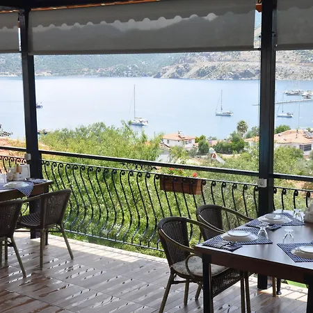 Lacivert Boutique Selimiye