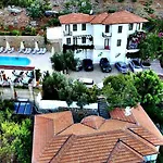 Ξενοδοχείο με διαμερίσματα Lacivert Boutique