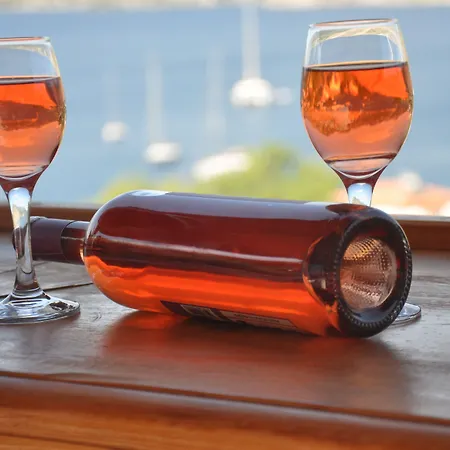 Lacivert Boutique 4*