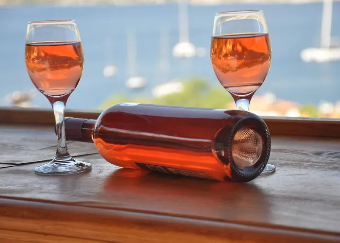 Lacivert Boutique 4*